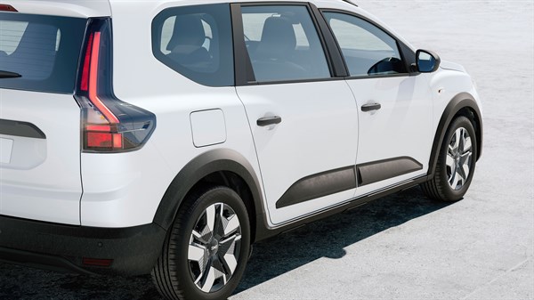 lower front and rear door protectors - Dacia Jogger
