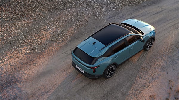 Dacia Striker - panoramic sunroof