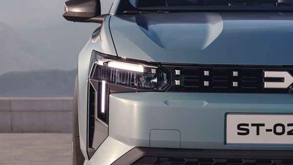 Dacia Striker - lighting signature